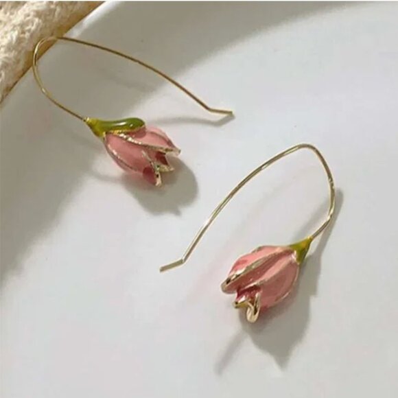 ⭐️❤️ FREE Tulip Floral Flower Hipster Hippie Art Chic Glam Girly Modern Earrings - Picture 5 of 10